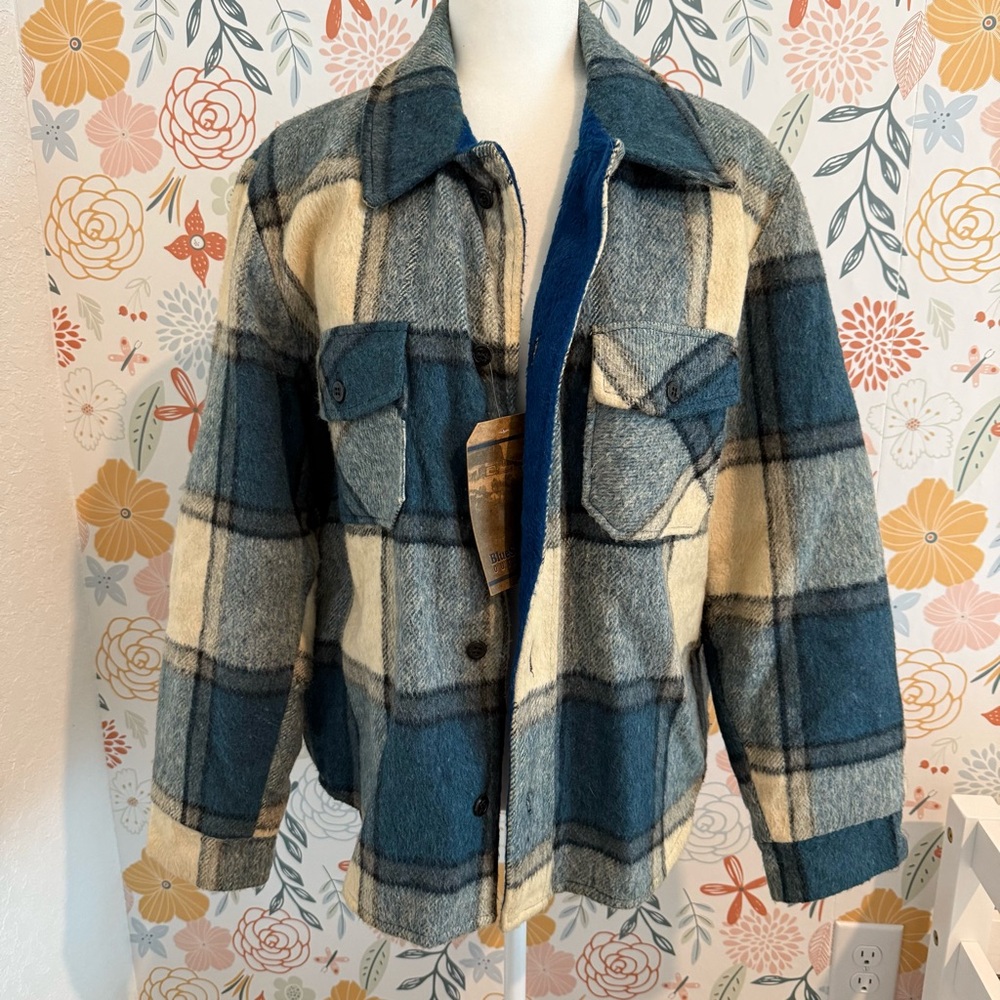 BlueStream Outdoors Plaid Jacket Women’s Large Blue Cream NWT Shacket